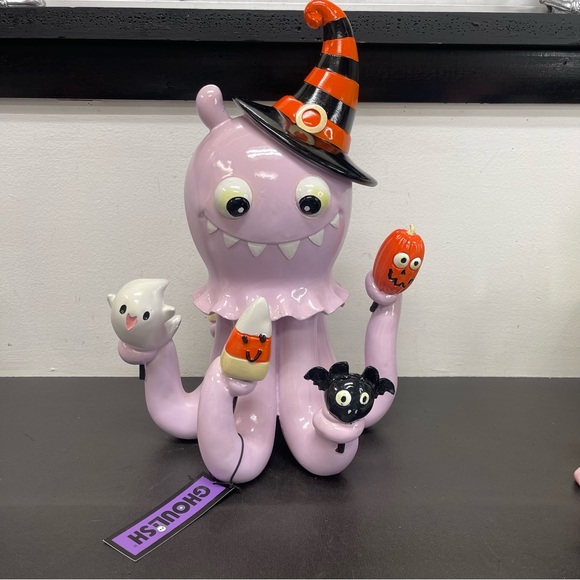 Viral Ghoulish Halloween Squid Octopus with Halloween Candy Figure - Picture 2 of 9
